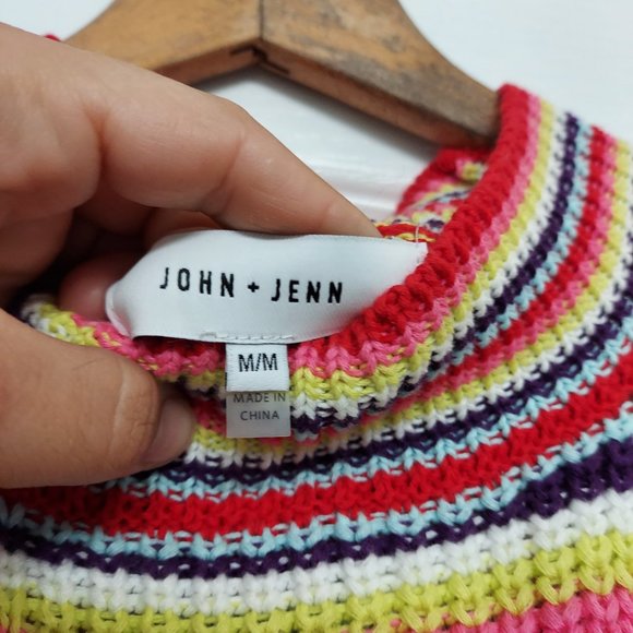 High neck, sleeveless top. - Picture 3 of 4